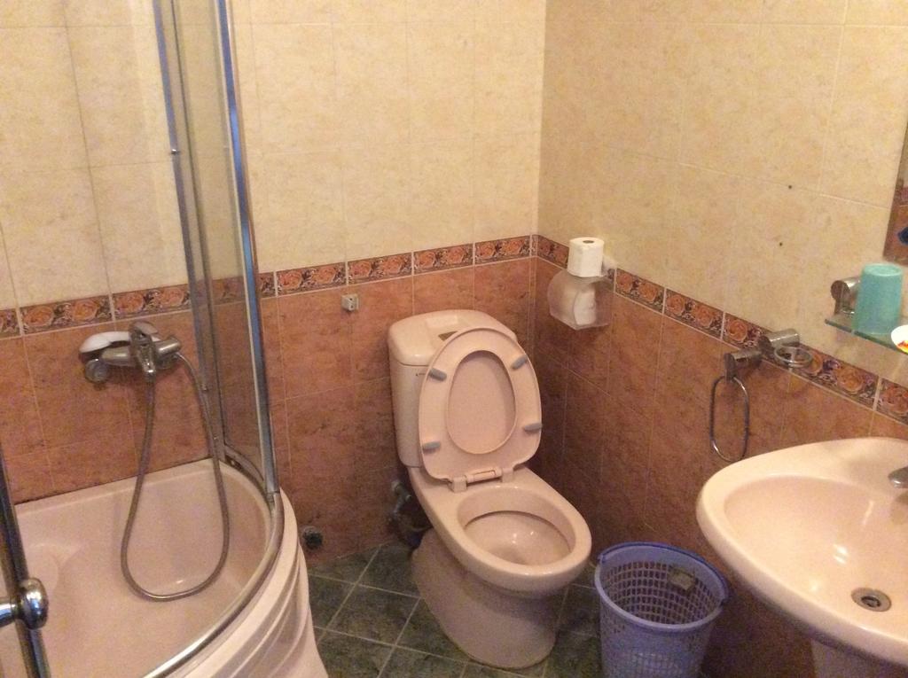 An Binh Hotel Ханой Экстерьер фото